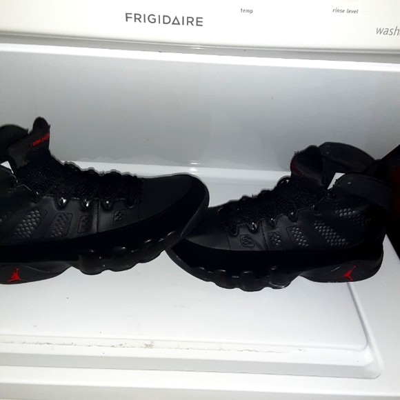 Black/Red Jordan